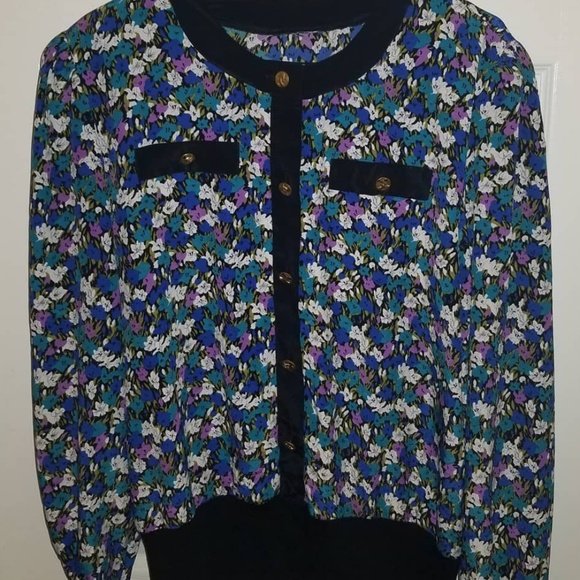 Floral button down blouse - Picture 2 of 2